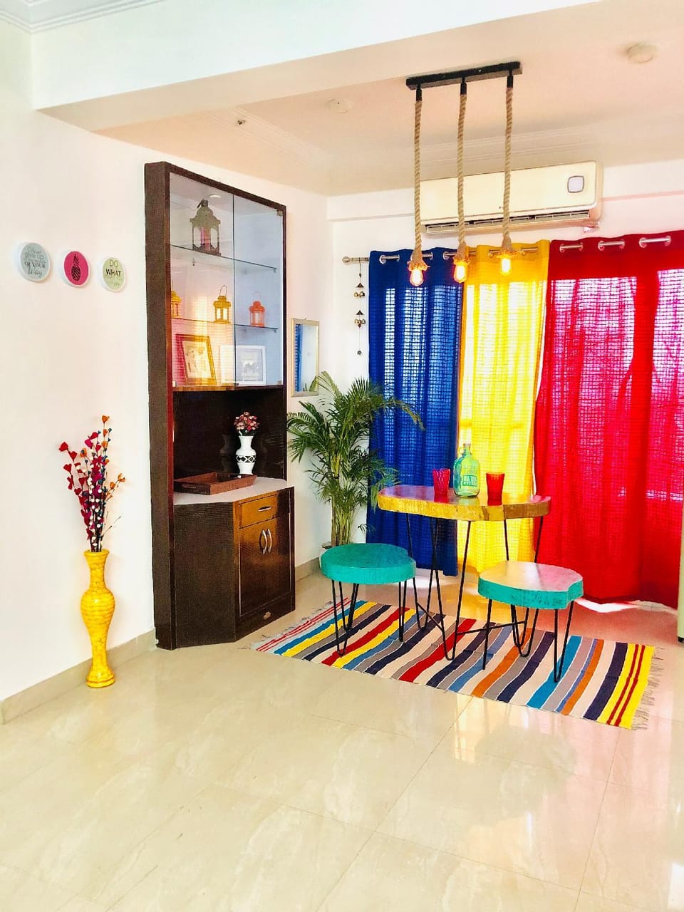 Cozy Peaceful Experience Apartment in Noida