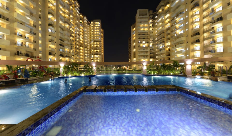 Cozy Peaceful Experience Apartment in Noida