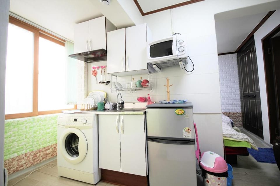 23NearAction@HongDae/ShinChon,Quiet GoodNight@Home Apartment in Seoul