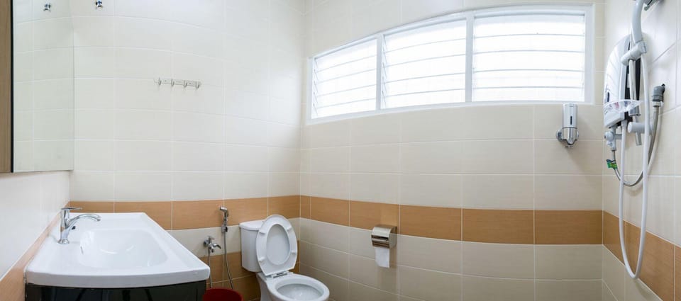 4 Bedrooms Semi-D Homestay Bachang Vacation rental in Malacca
