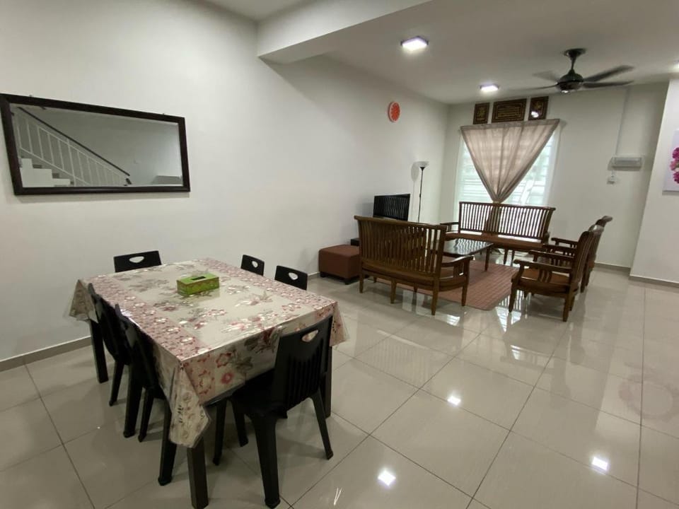 Tuah Homestay Melaka Vacation rental in Malacca