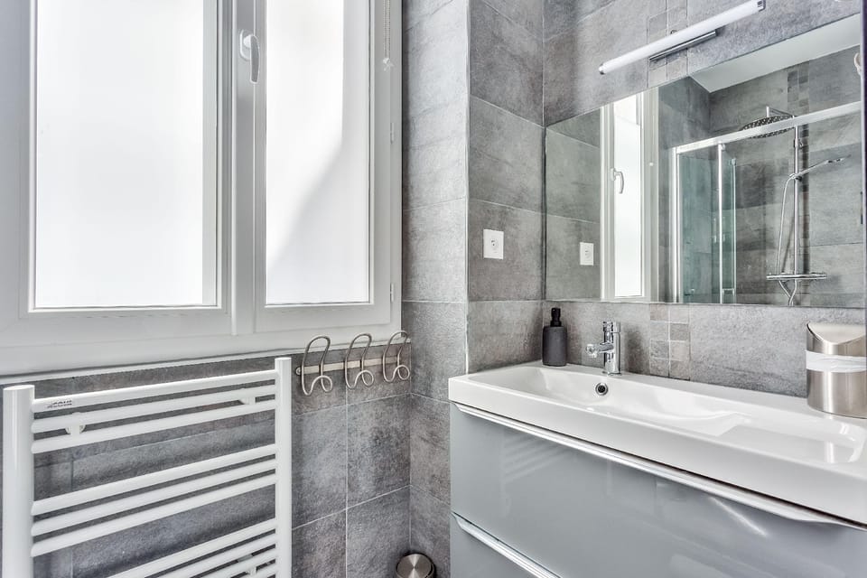 Superb 1 Bdr Flat near Bastille - An Ecoloflat Apartment in Paris