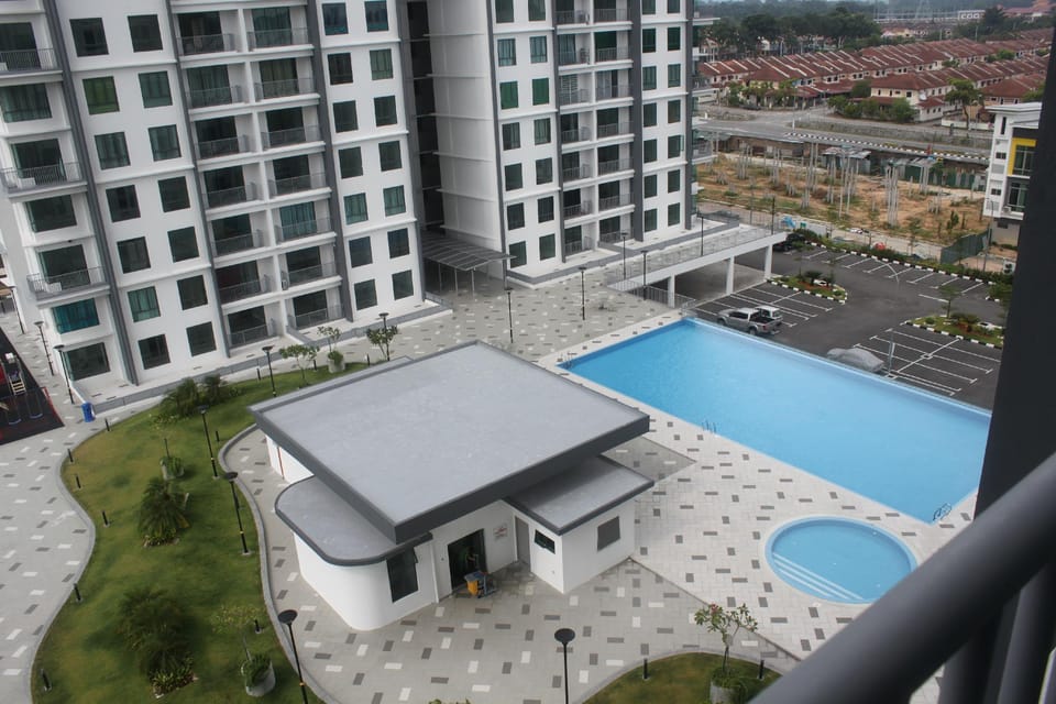 Nice Pool and Hill View best for Relaxing Apartment in Ipoh