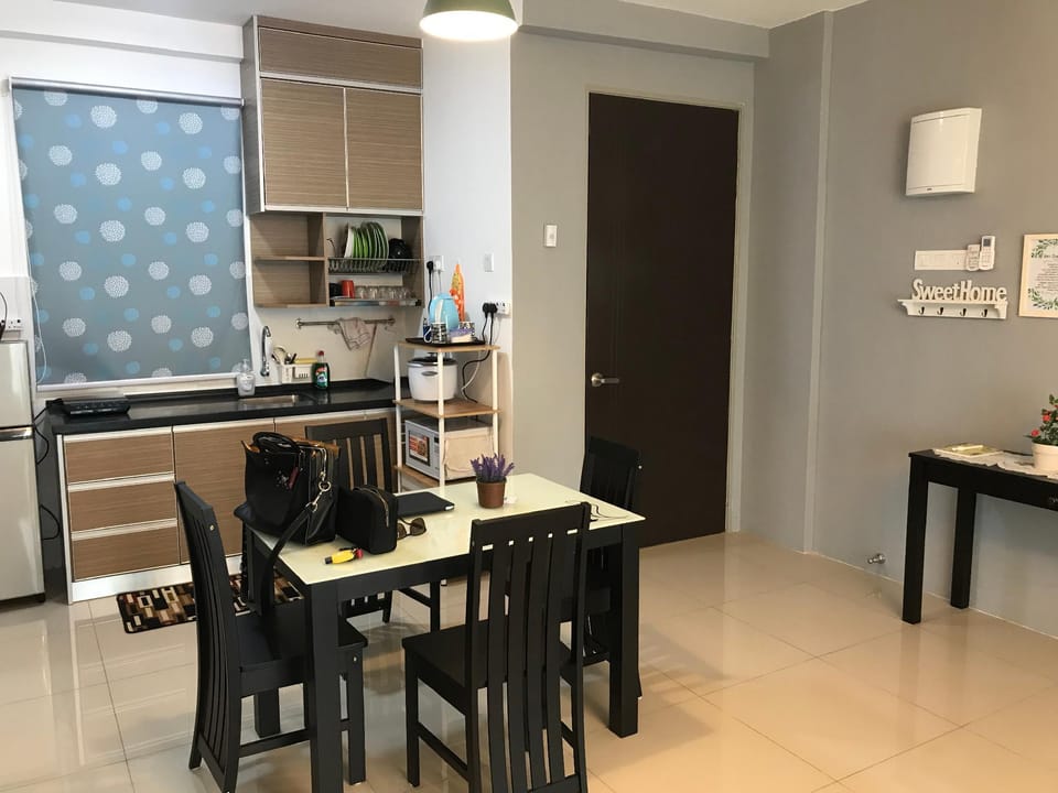Nice Pool and Hill View best for Relaxing Apartment in Ipoh