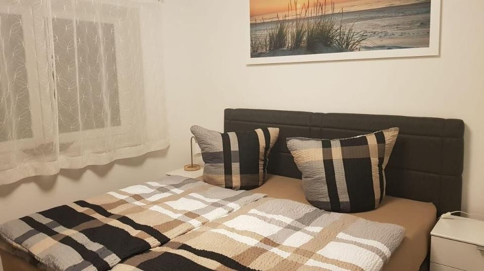FeWo Am Kanal with sauna and fireplace (max 10P) Apartment in Leipzig