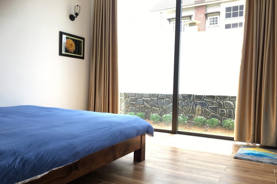 Blue Light Villa - Hotel Lifestyle Villa in Dalat