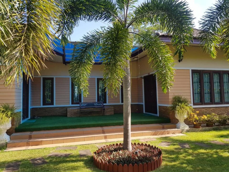 Malinee Villa Phuket Vacation rental in Choeng Thale