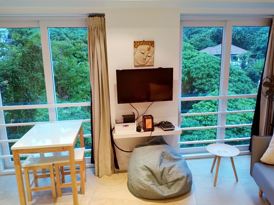 Gorgeous Jungle View 1 bedroom close to Kata Beach Apartment in Rawai