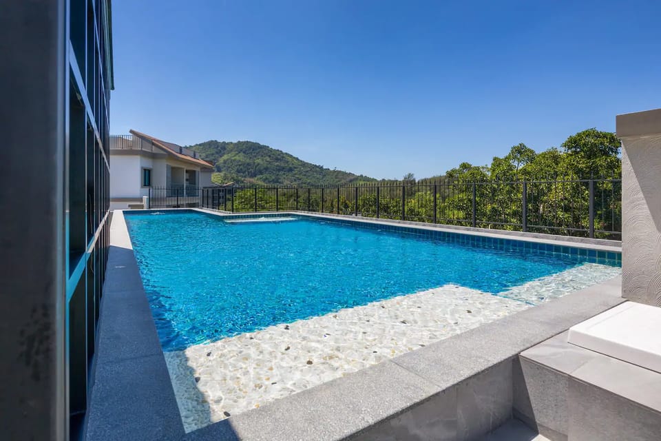 Stylish Executive Peaceful  Free Netflix's@Naiyang Apartment in Phuket