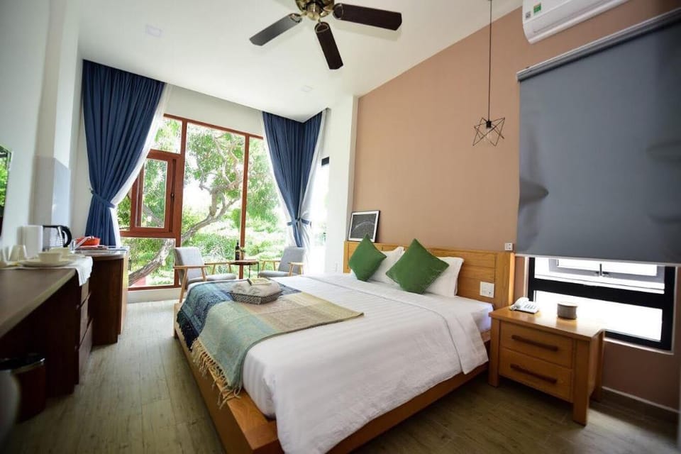 King Bed Couple Studio Apartment in Cambodia
