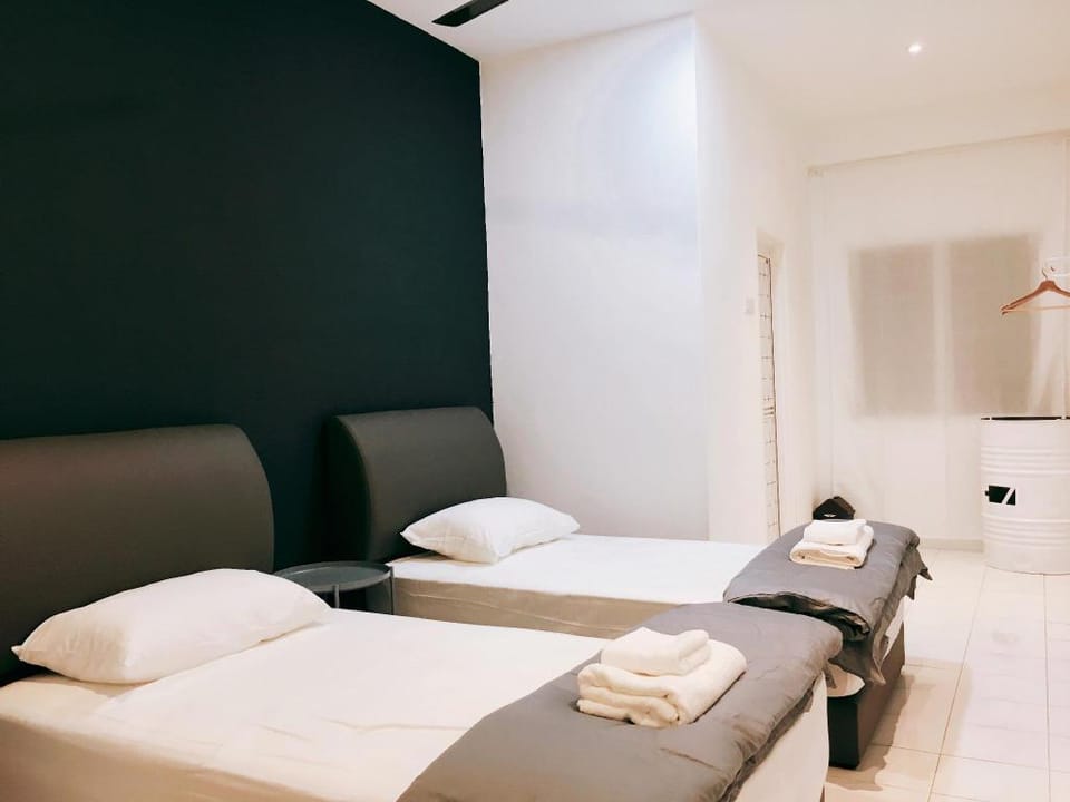Haus 22 (Twin Bed for 2 with Share Bathroom) Vacation rental in Penang