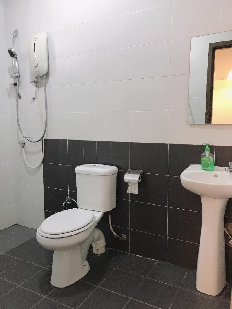 Modern DI3 COZY HOUSE 3 ROOM 6PAX@ ALMA JUSCO.BM Vacation rental in Penang