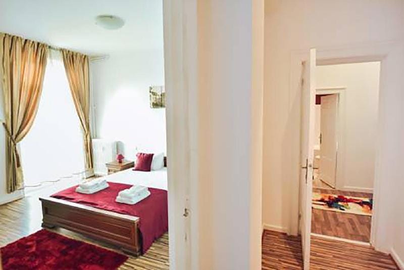 Queen Elisabeth Superior Two Bedroom Apartment Apartment in Bucharest