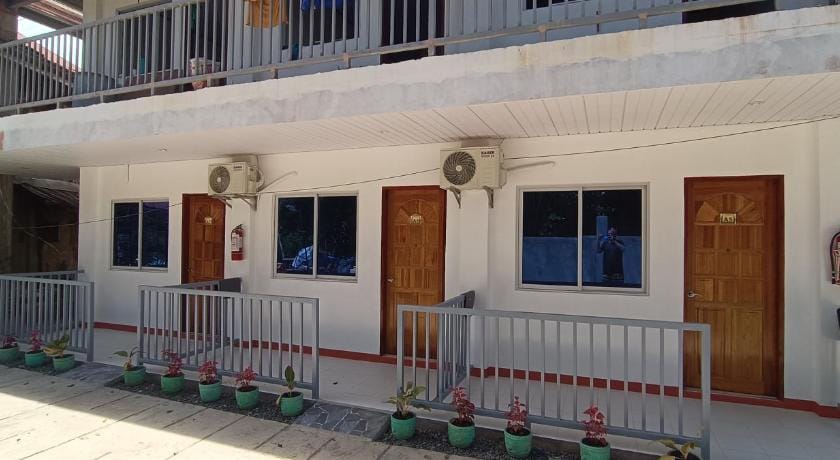 Alona J & J Tourist Inn Apartment in Panglao