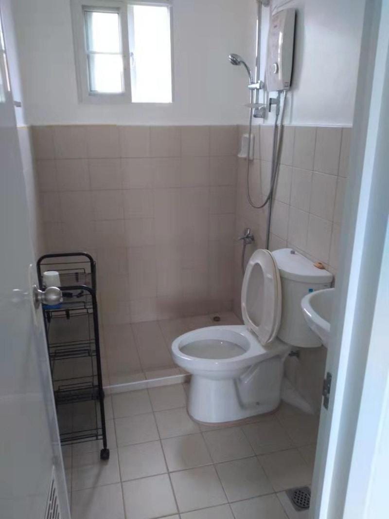 four-bedroom detached house/2 separate bathrooms Vacation rental in Central Visayas