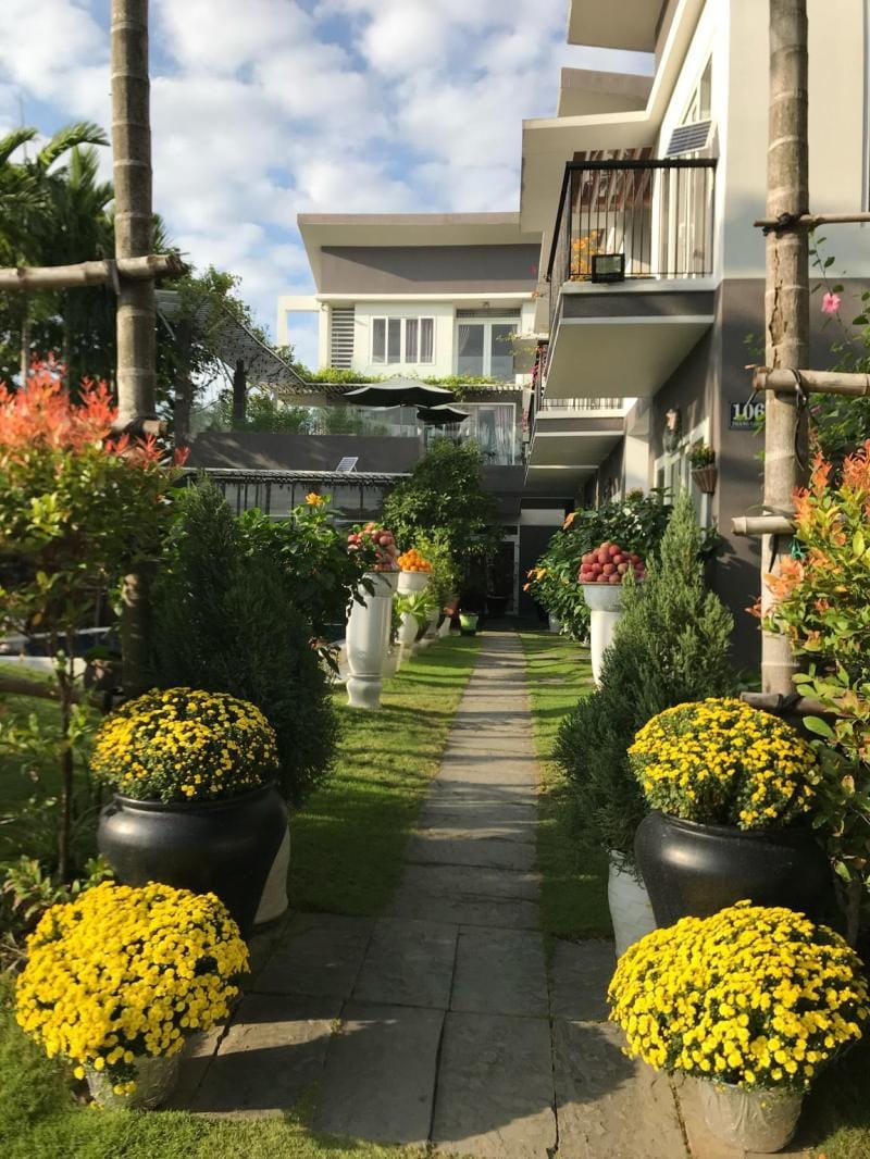 Beautiful Riverside Villa w/ Pool and Free Pickup Villa in Da Nang