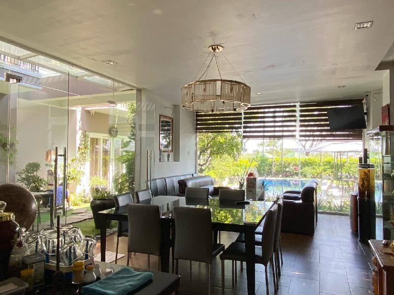 Beautiful Riverside Villa w/ Pool and Free Pickup Villa in Da Nang