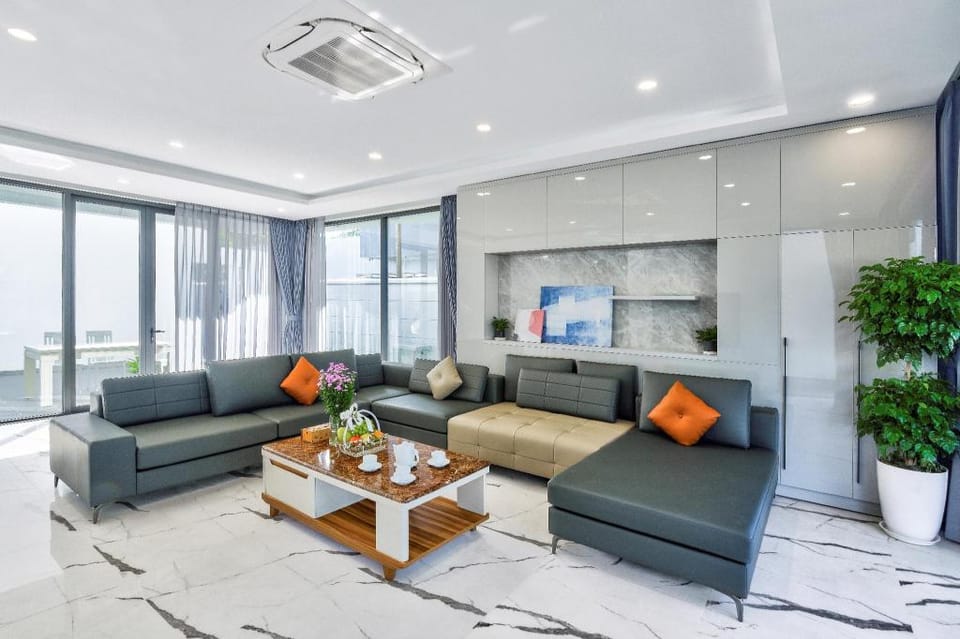 Villa 5 Bedrooms Beachfront - The Ocean Villas Villa in Hoa Hai