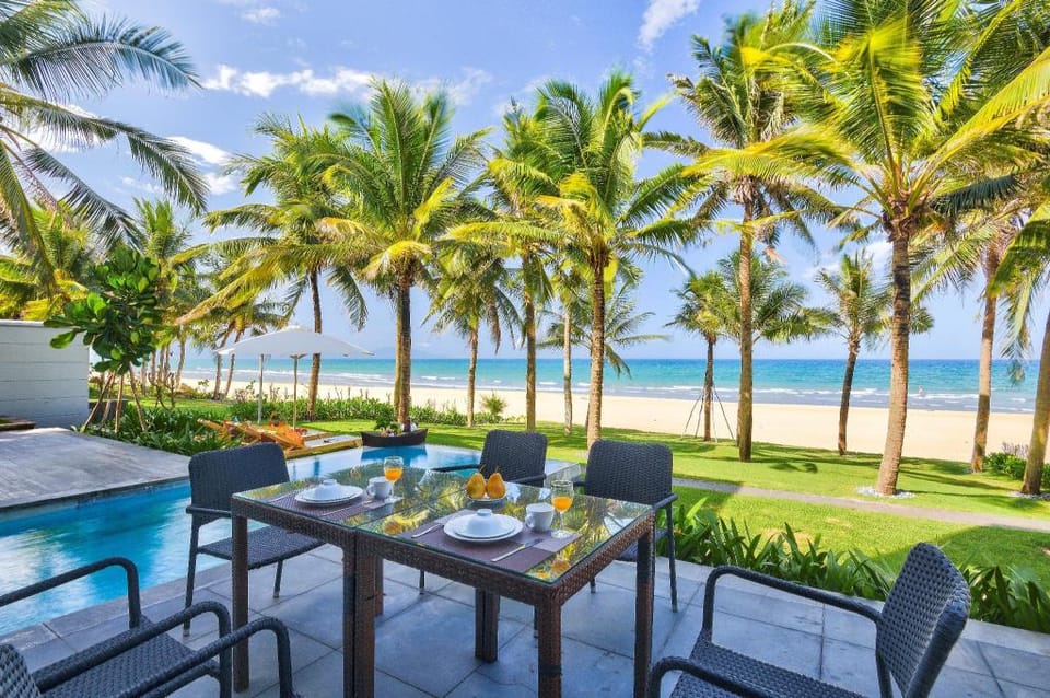 Villa 5 Bedrooms Beachfront - The Ocean Villas Villa in Hoa Hai