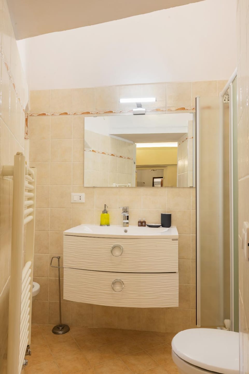 NEW - A Florence Palace - 4 bedroom apartment, AC Apartment in Florence