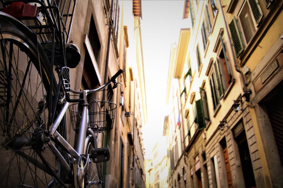 Historic Apt w Kitchen & Washer - Walk Everywhere! Apartment in Florence
