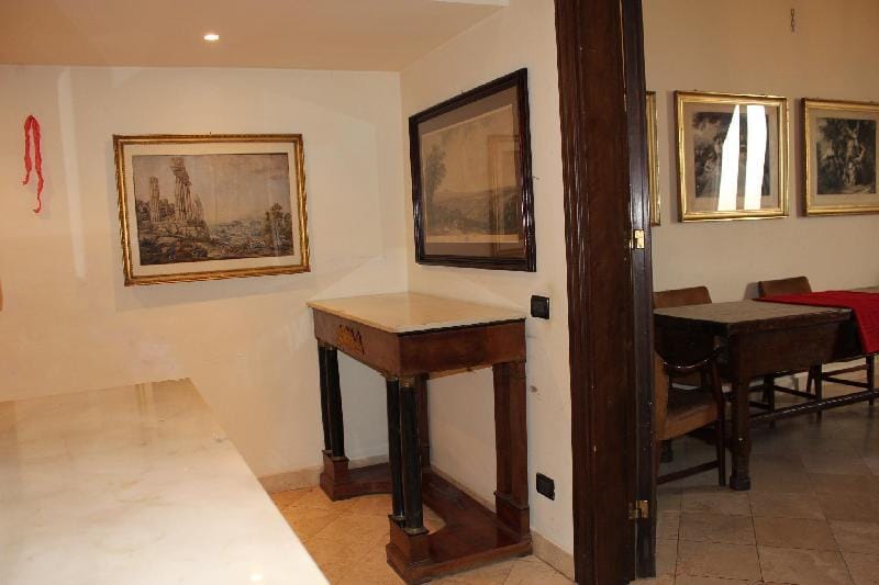 ELEGANT VIA GIULIA, VERY CLOSE TO NAVONA SQUARE Apartment in Rome