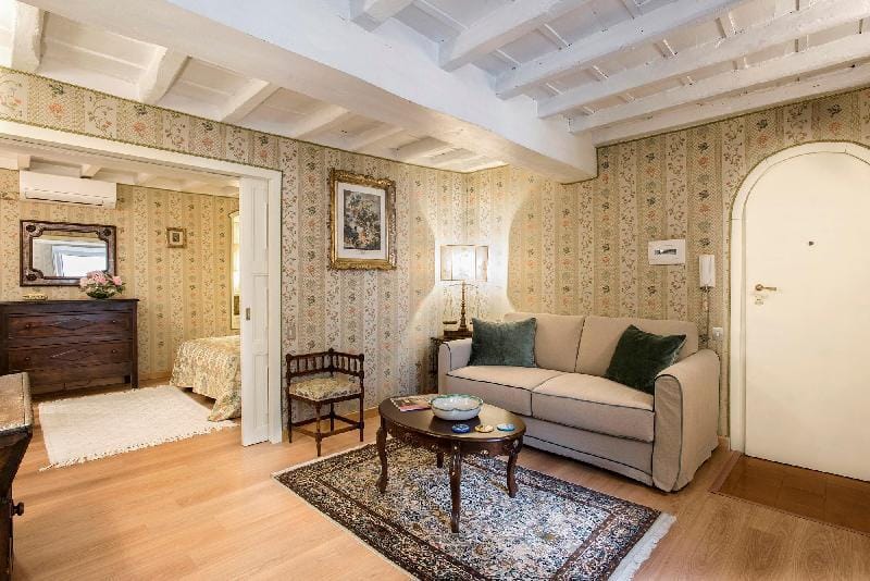 Trevi Nest Rome Apartment in Rome
