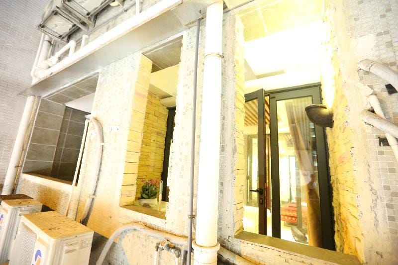 T1A - 2 bedrooms + open area/kitchen+2 balcony Apartment in Hong Kong