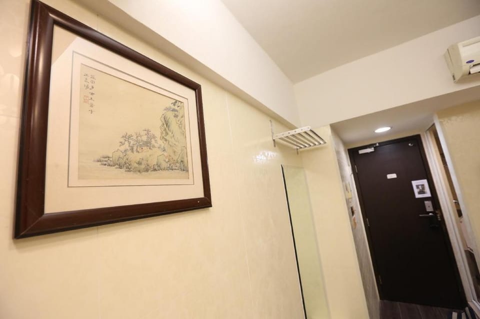1501 - Cute Room, one bed room, open area kitchen Apartment in Hong Kong