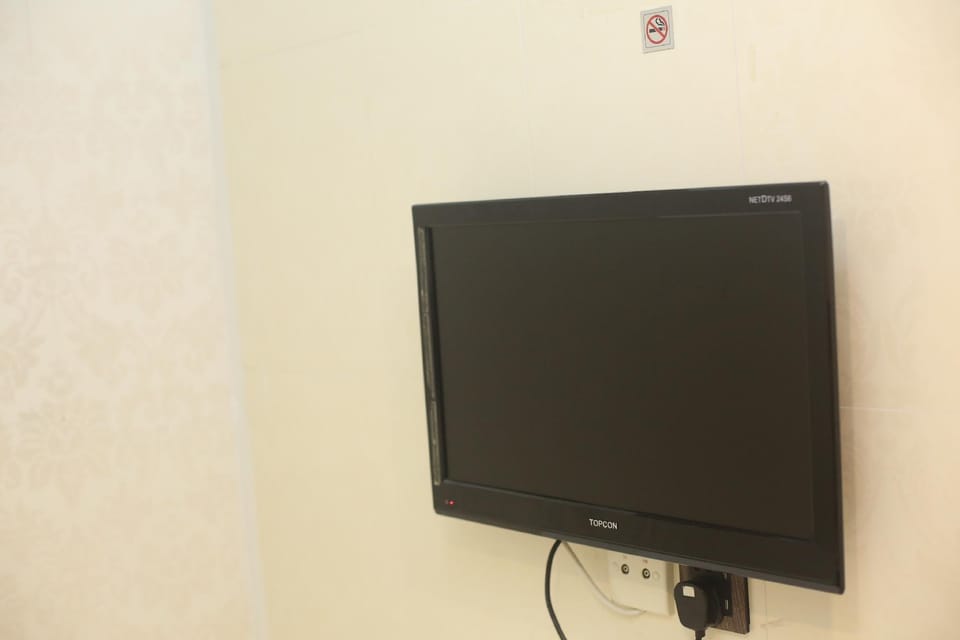 1507 - Mini Lovely Room with open area w/t kitchen Apartment in Hong Kong