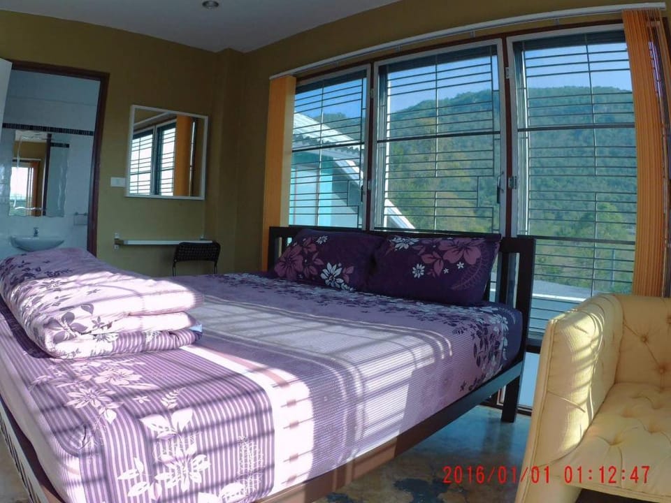 First House ofHappiness KhaoYai 2adults per 1 room Villa in Laos