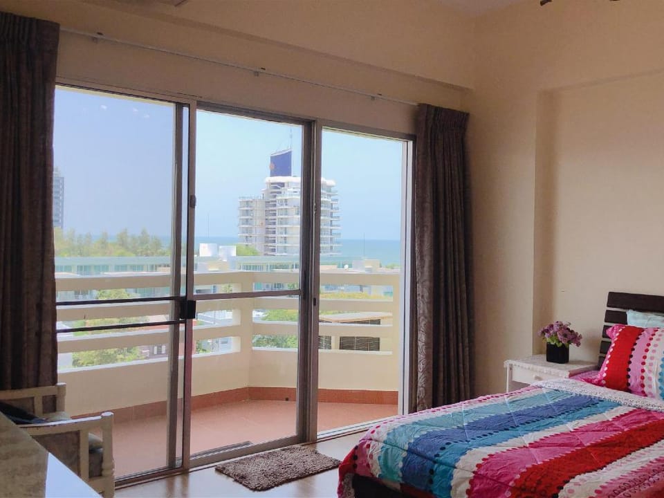 海滩公寓（下楼只需步行2分钟） Apartment in Hua Hin District