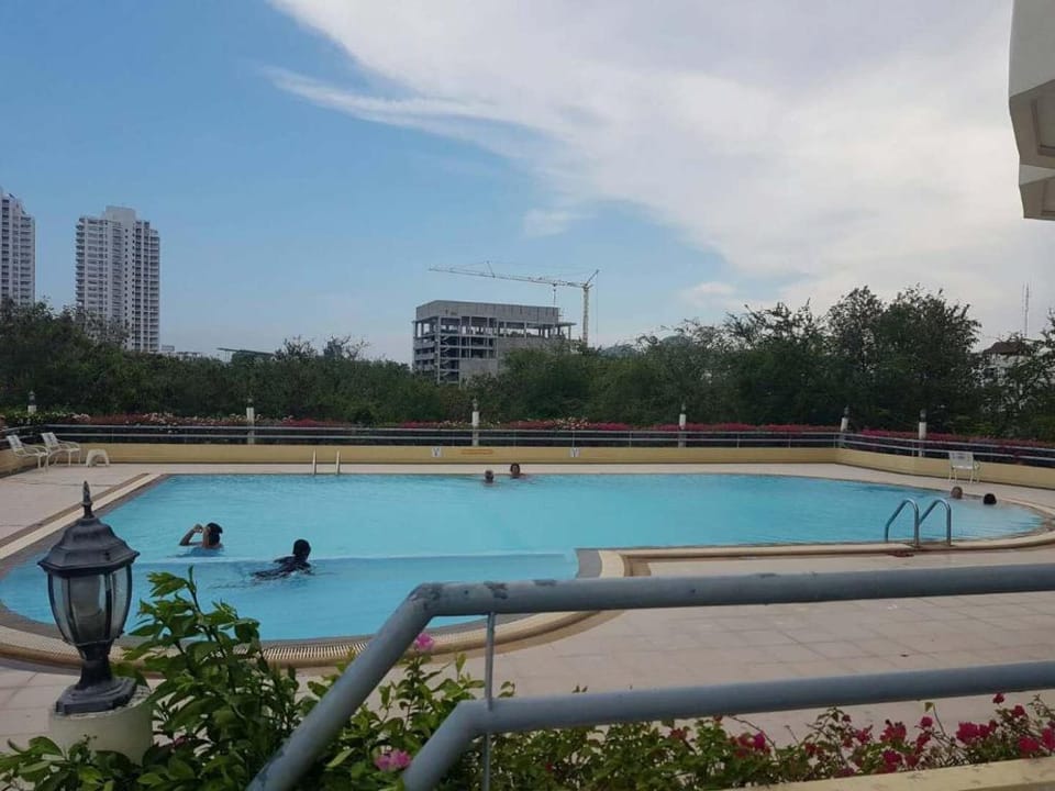 海滩公寓（下楼只需步行2分钟） Apartment in Hua Hin District