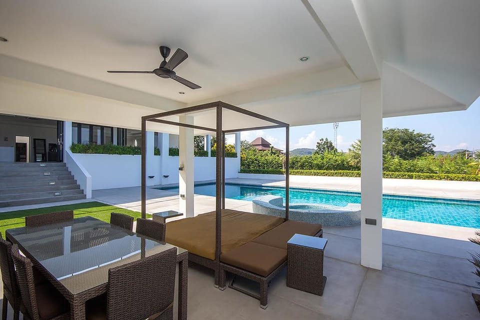 Wogan House - Villa & Resort Vacation rental in Nong Kae