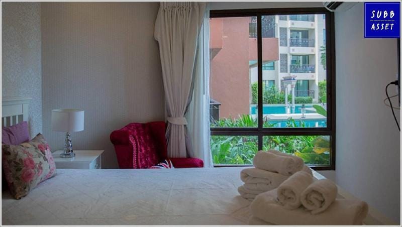 Poolside Condo for 4 Persons | Marrakesh Huahin Apartment in Nong Kae