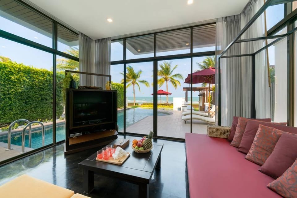 Beautiful Pool Villa Combo - 8 bedroom Villa in Prachuap Khiri Khan, Thailand