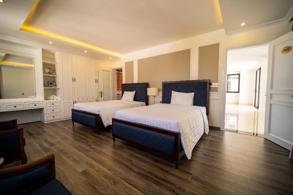 Luxury IDCWHiteHouse FLC Halong Golf &Resort  Villa in Laos