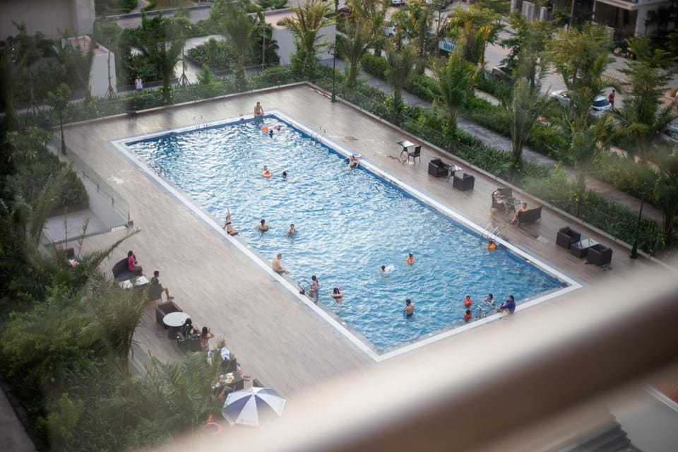 Luxury House Halong, Sea View Apartment in Laos