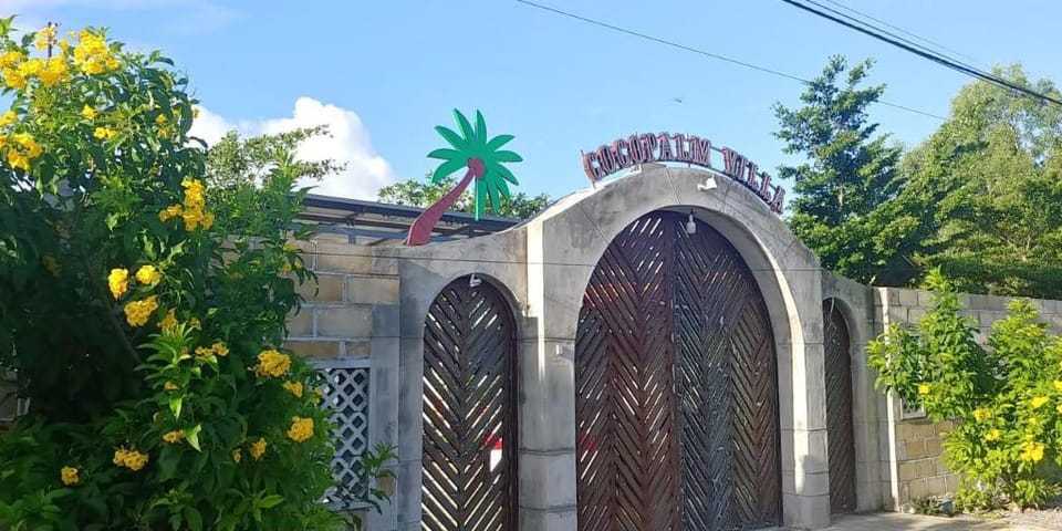 CocoPalm Villa near Beach - Mango Room Vacation rental in Ba Ria - Vung Tau