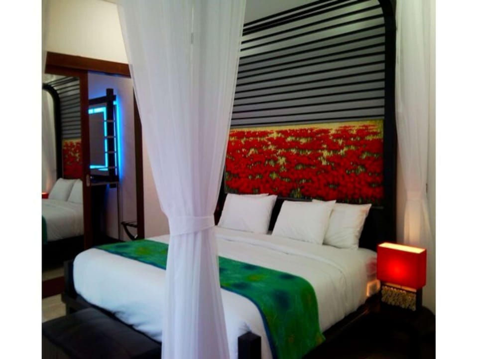 ROMANTIC & HUGE 1BR PRIVATE POOL VILLA AT SEMINYAK Vacation rental in North Kuta