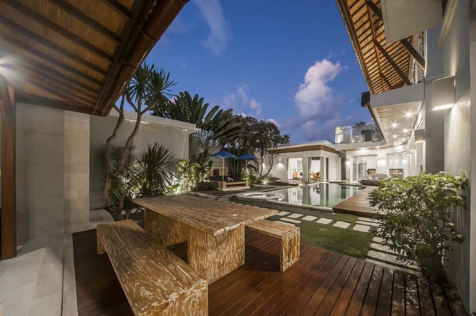 Villa Juno 4Br,  Seminyak/ 75 Pecent OFF  Villa in North Kuta
