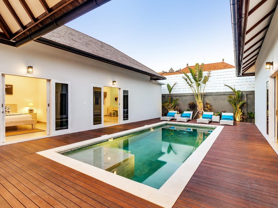 Hiburan Villas by Villa Finder Villa in North Kuta
