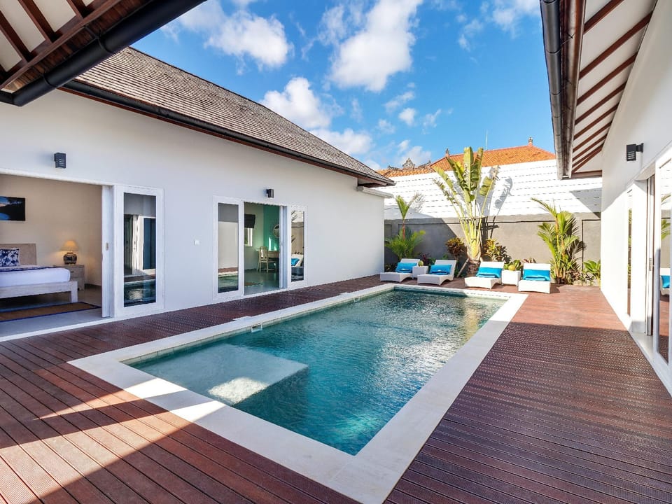 Hiburan Villas by Villa Finder Villa in North Kuta
