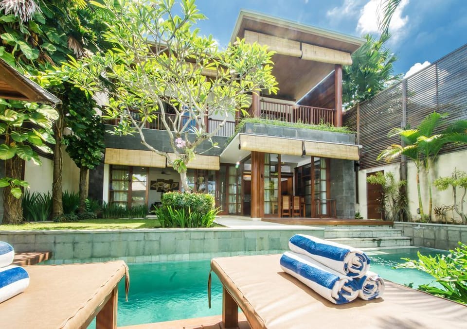 3 BR near to the beach at seminyak area Villa in North Kuta