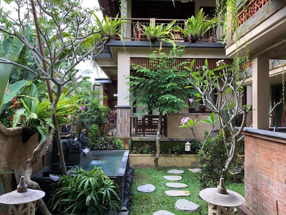 Suk's House 2-Live locally in family compound Ubud Vacation rental in Sukawati