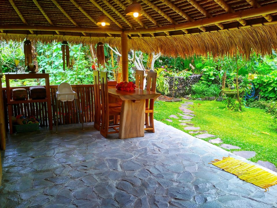 Eco Bamboo house Vacation rental in Sukawati