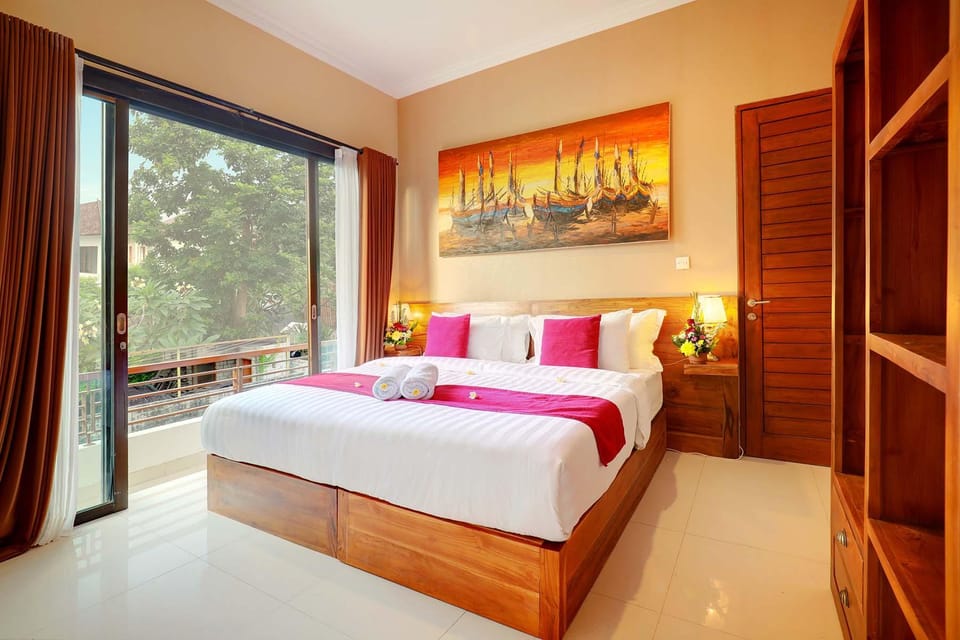 LUXURY VILLA ALESANDRA Seminyak 5min Bike To BEACH Villa in North Kuta