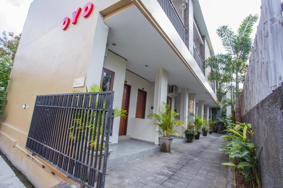 OYO 1004 The Radiance Guesthouse Hotel in Kuta
