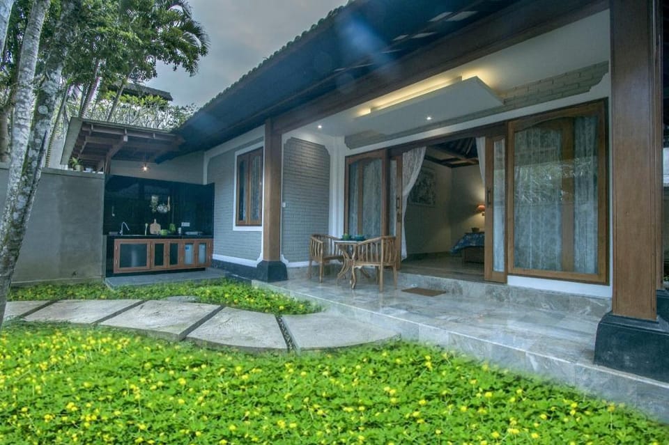 Villa 6# 1BR Stunning Villa w/ Public pool at Ubud Villa in Payangan