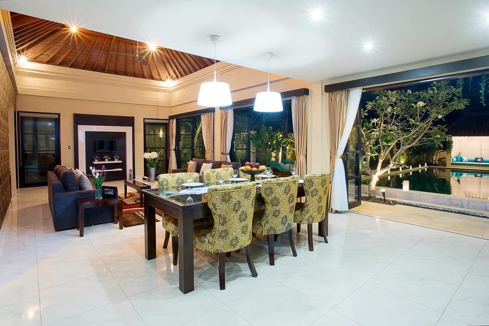 Luxury Family Villa with 4BR Seminyak Villa in North Kuta